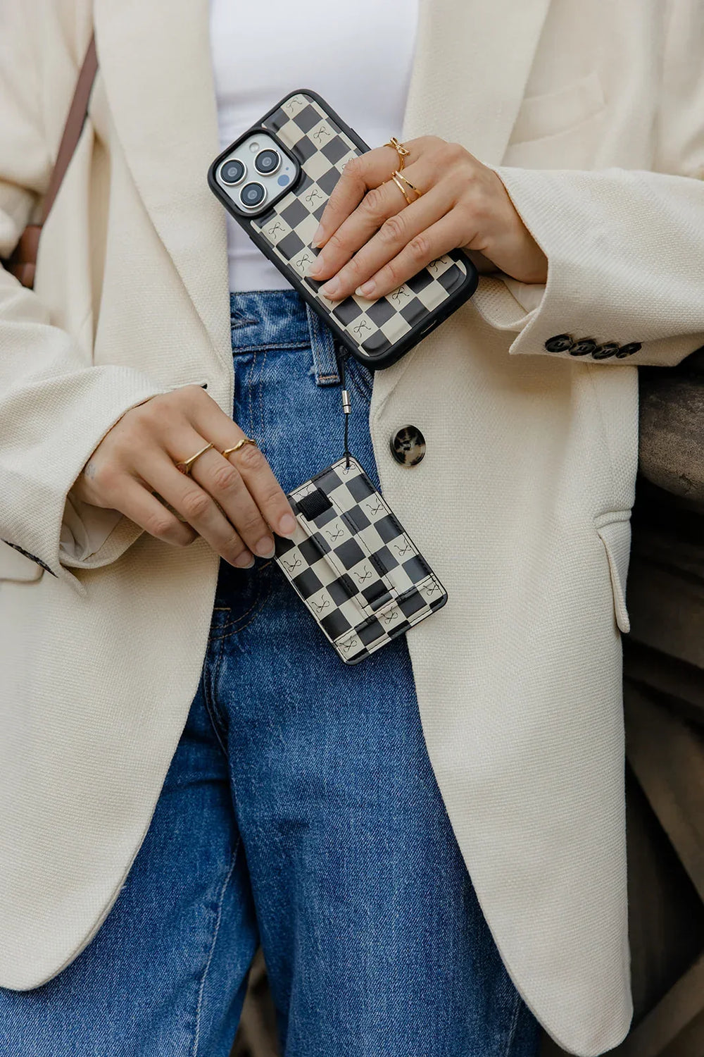 Card Holder vs. Finger Strap vs. Kickstand: Which iPhone 18 Case Fits Your Life?