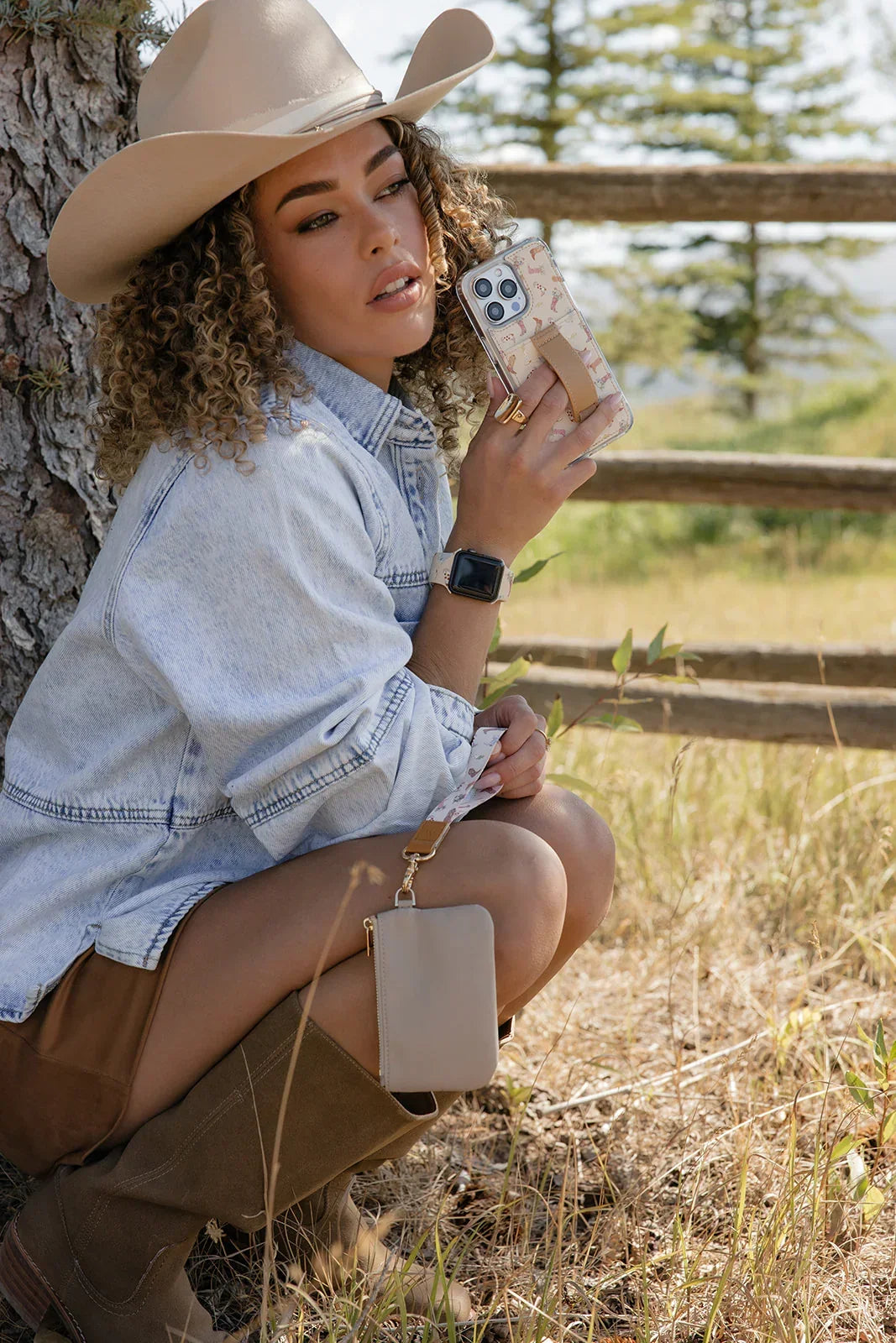 Boots and Bloom Magnetic Wallet - Thumbnail 4