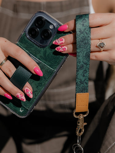 Secret Garden by Brooklyn & Bailey – Walli Cases Secret Garden by Brooklyn & Bailey – Walli Cases