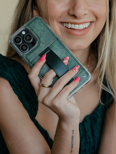 Secret Garden by Brooklyn & Bailey Walli Cases Secret Garden by Brooklyn & Bailey Walli Cases