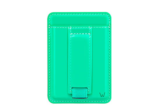 A Magnetic Wallet That Snaps to Your Phone