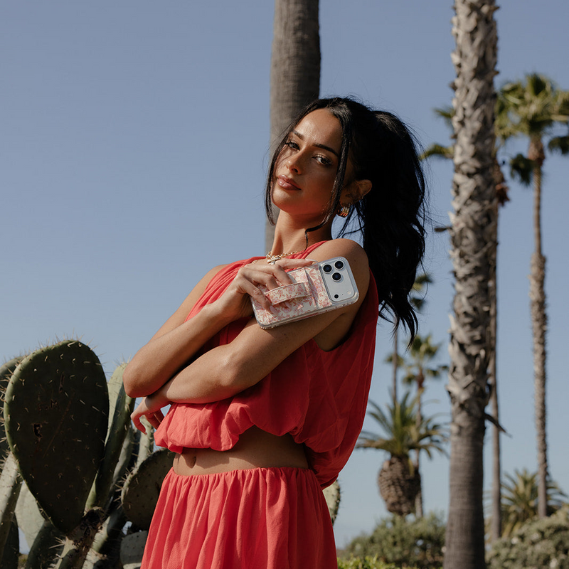 Cute & Functional iPhone 17 Cases — Solid Colors, Trendy Prints & Built-In Features