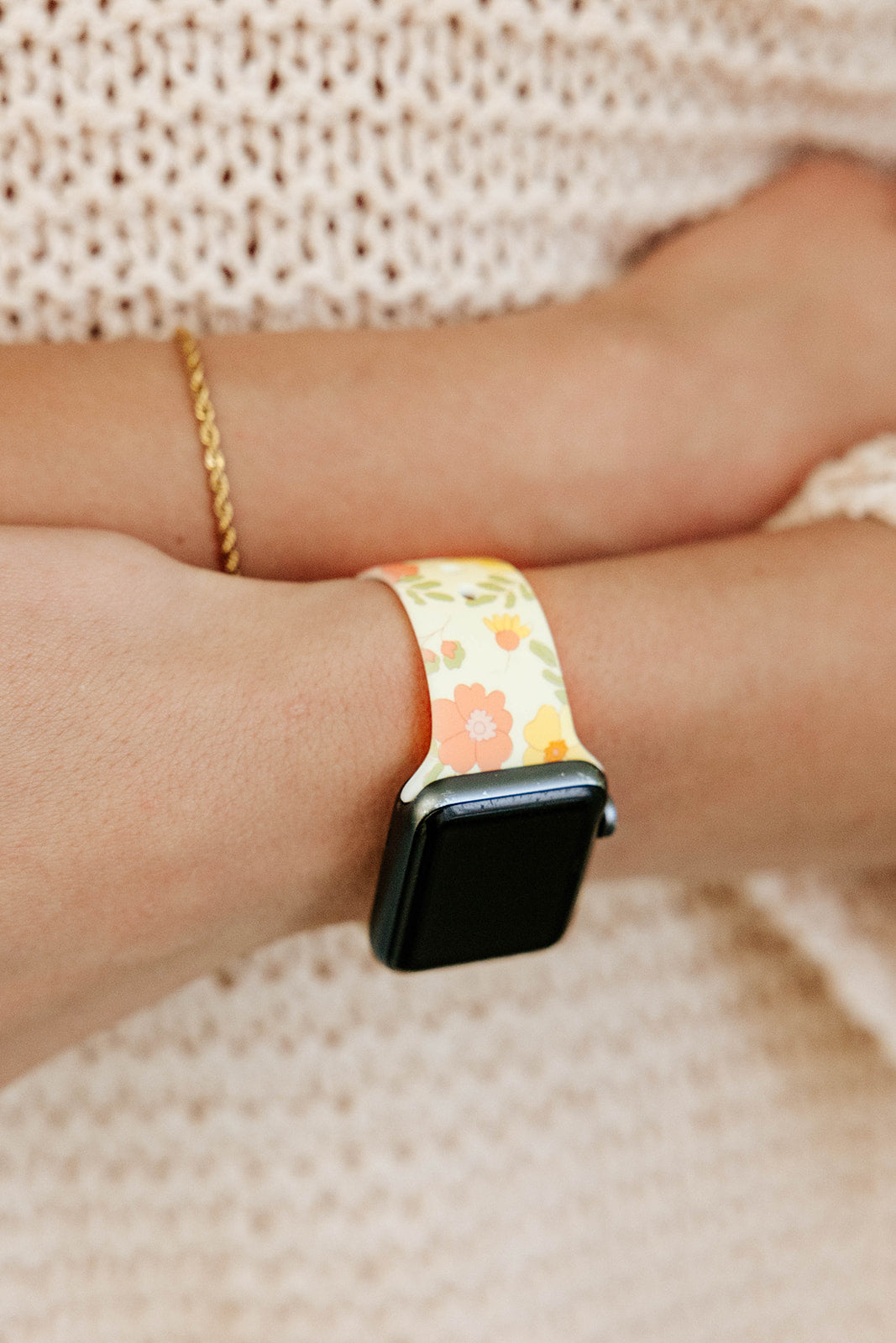 Walli Cases Falling for Floral Apple Watch Band